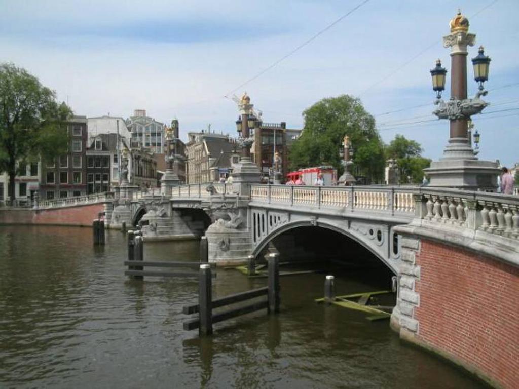 Blauwbrug, Amstel