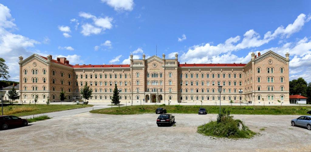 Казармы