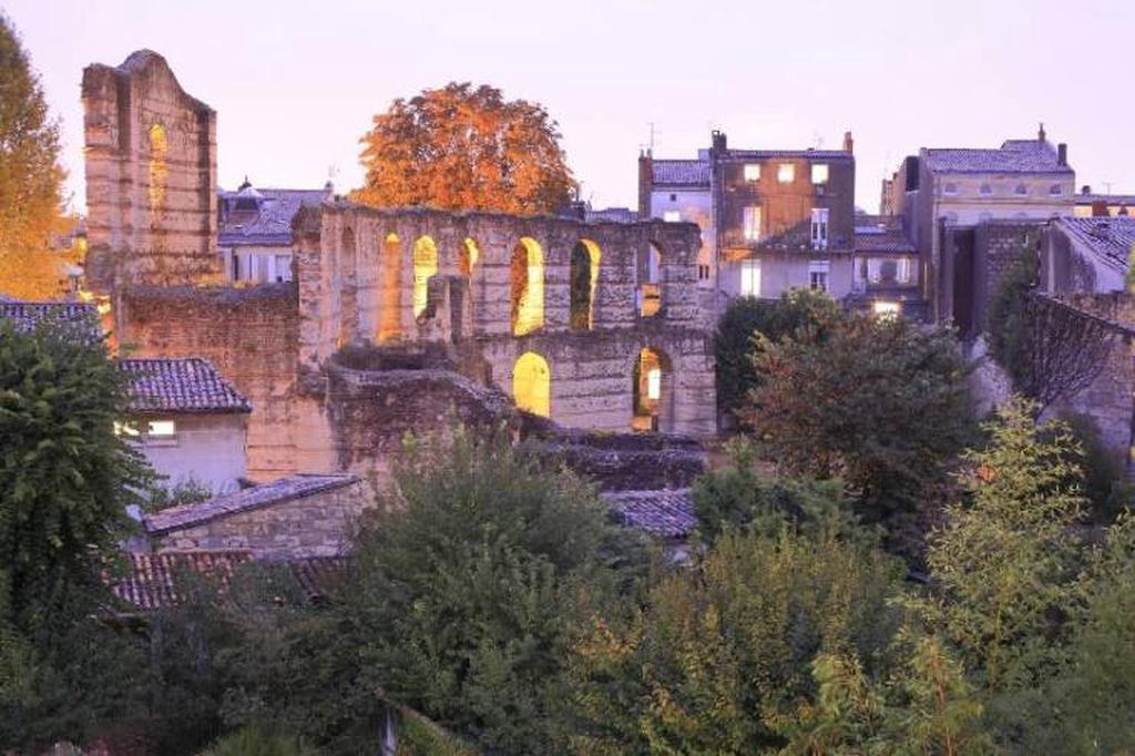 Амфитеатр (Palais Gallien)