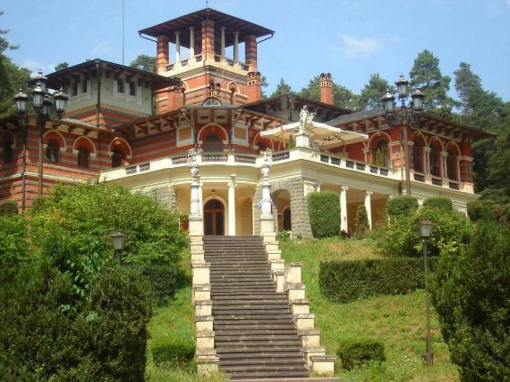 Ликанский дворец