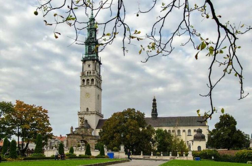 Ясна Гура
