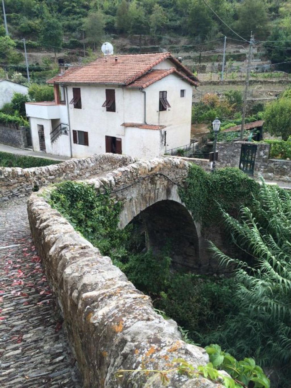 Дольчедо Италия фото взято с сайта https://www.e-borghi.com