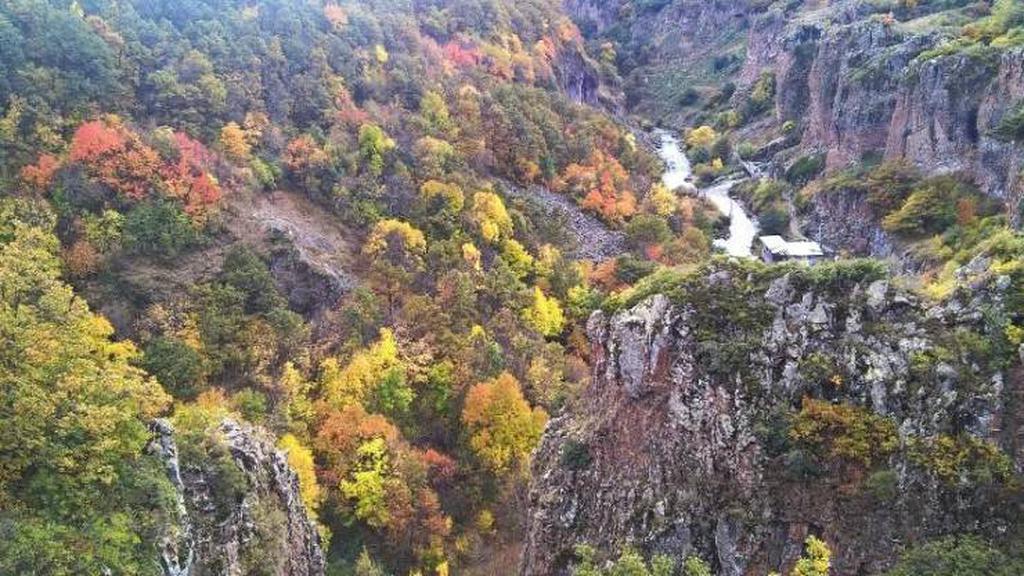 Осень в горах в окрестностях Джермука