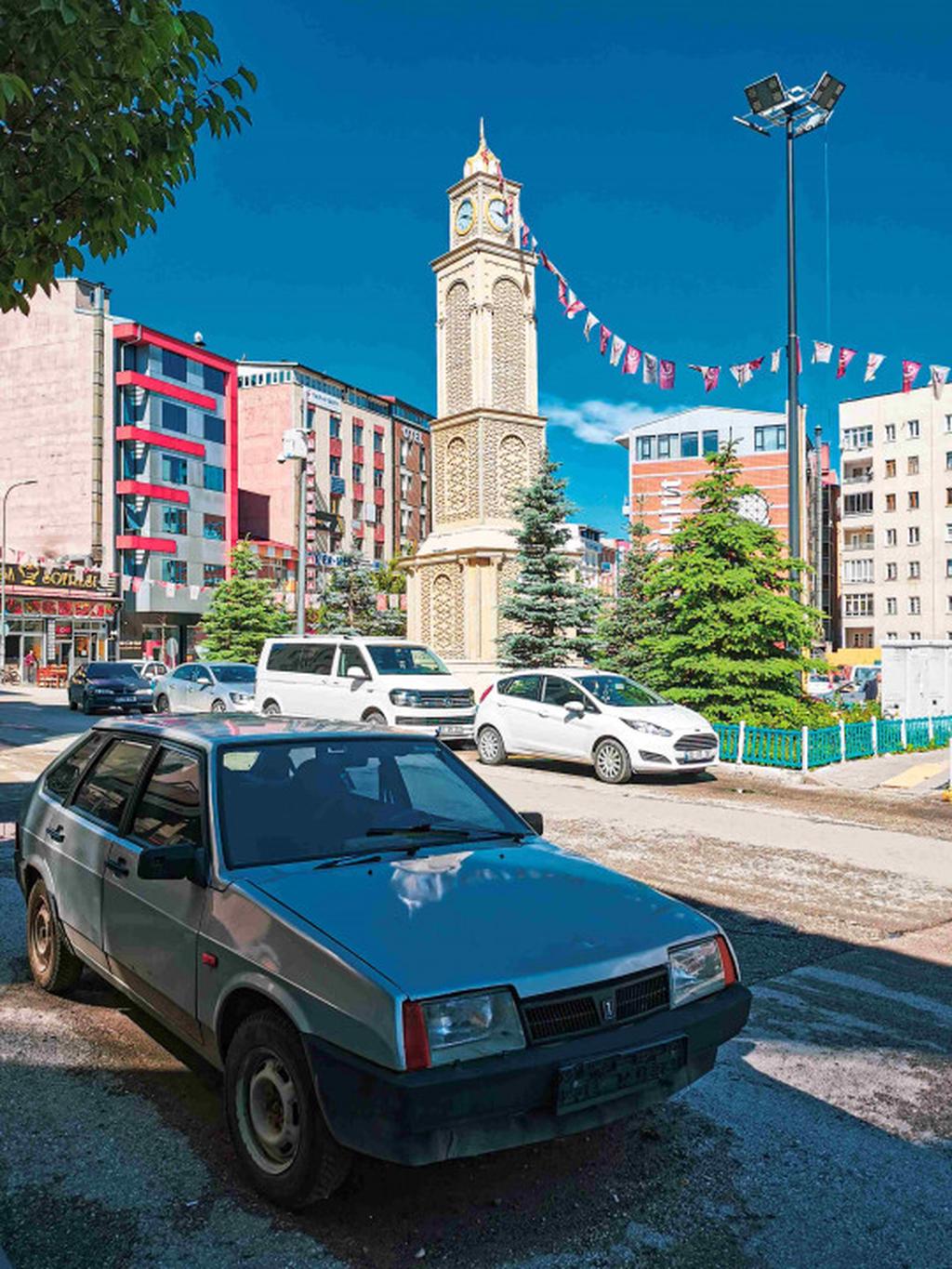 Часовая башня в Эрзуруме