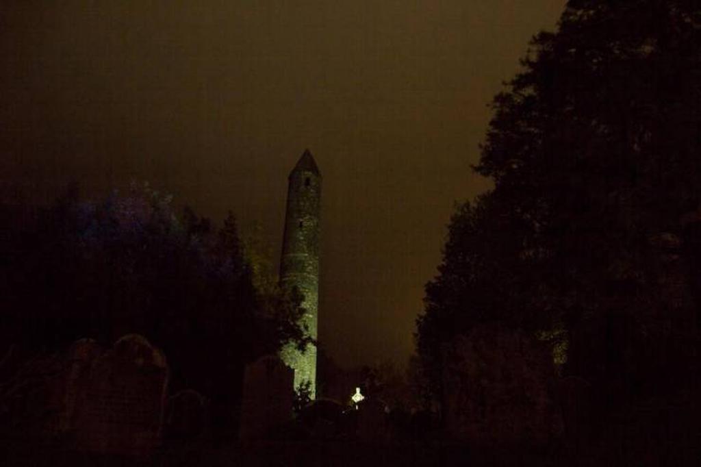 Кладбище ночью №1.