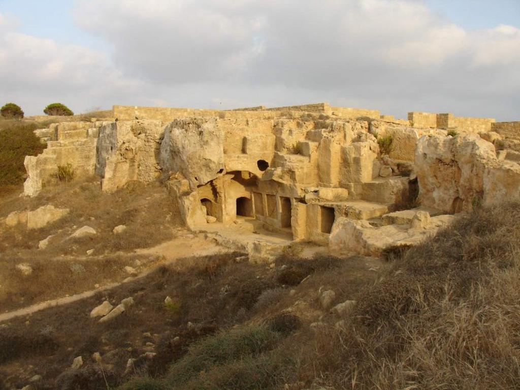 Гробницы королей