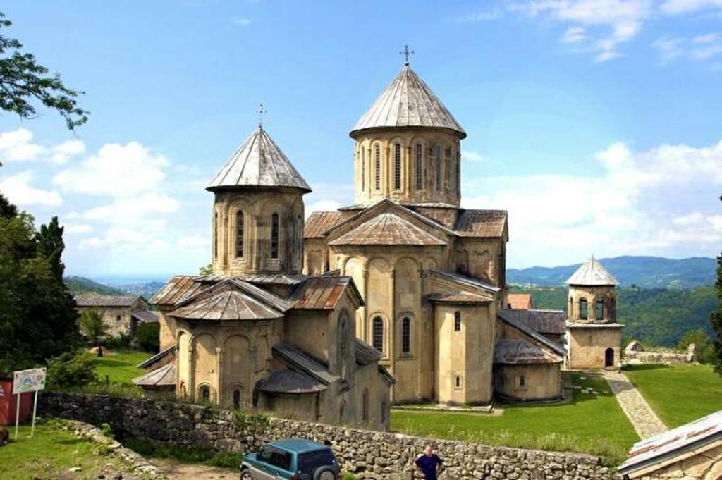 Монастырь Гелати