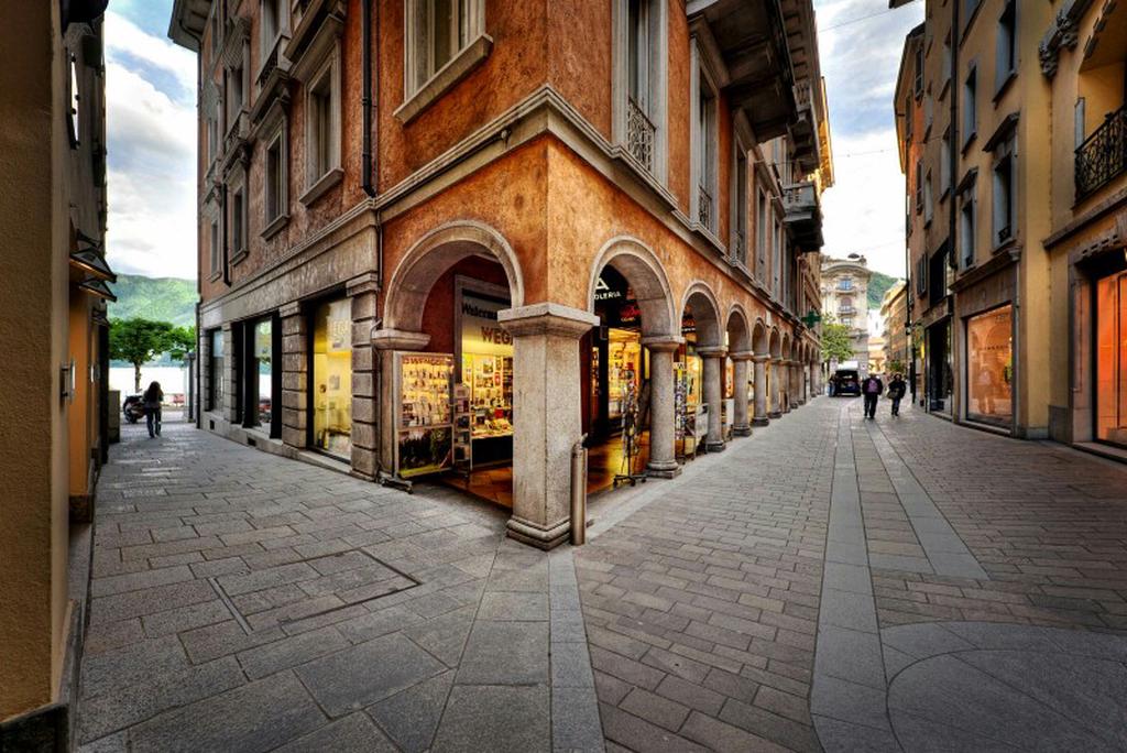 Via Nassa