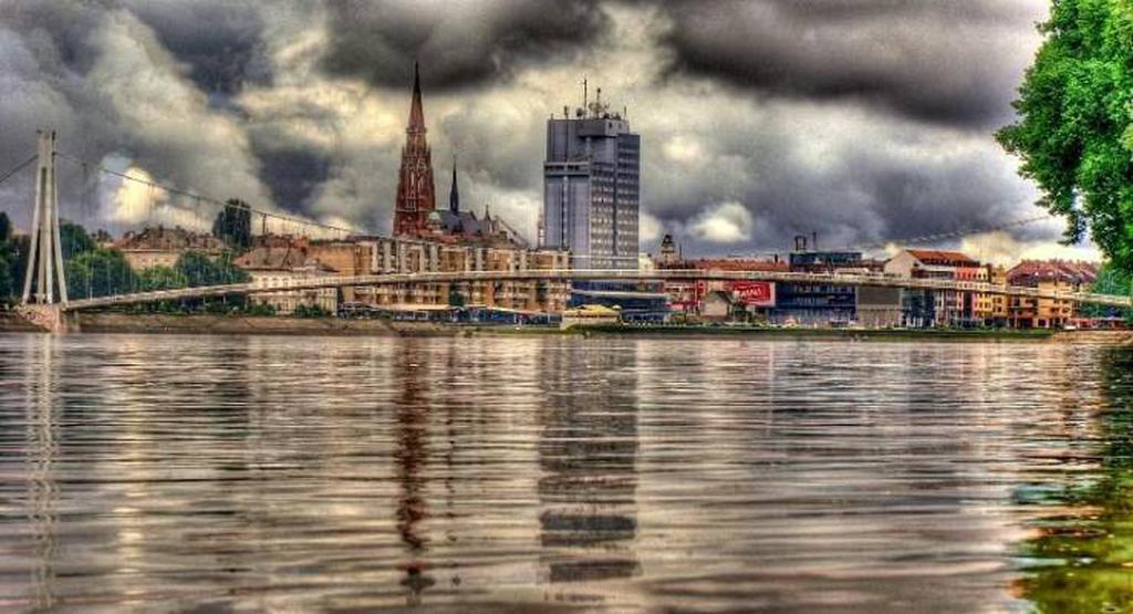Пешеходный мост через Драву