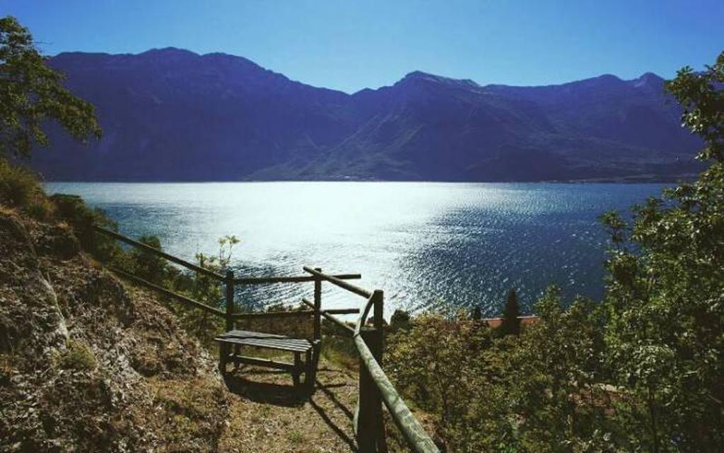 Вид на Гарду