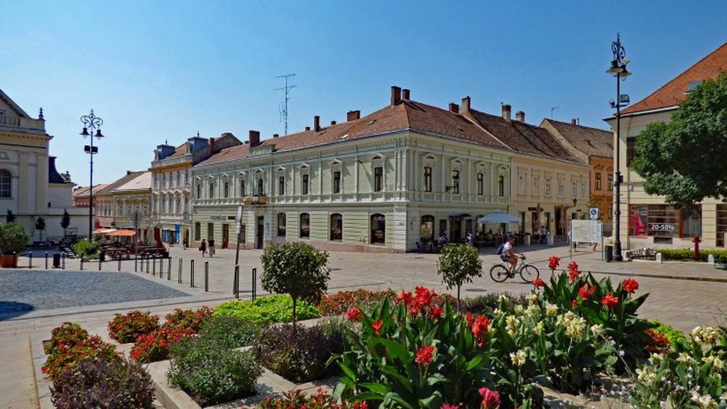 На улицах города