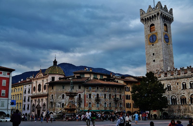 Площадь Дуомо в Тренто