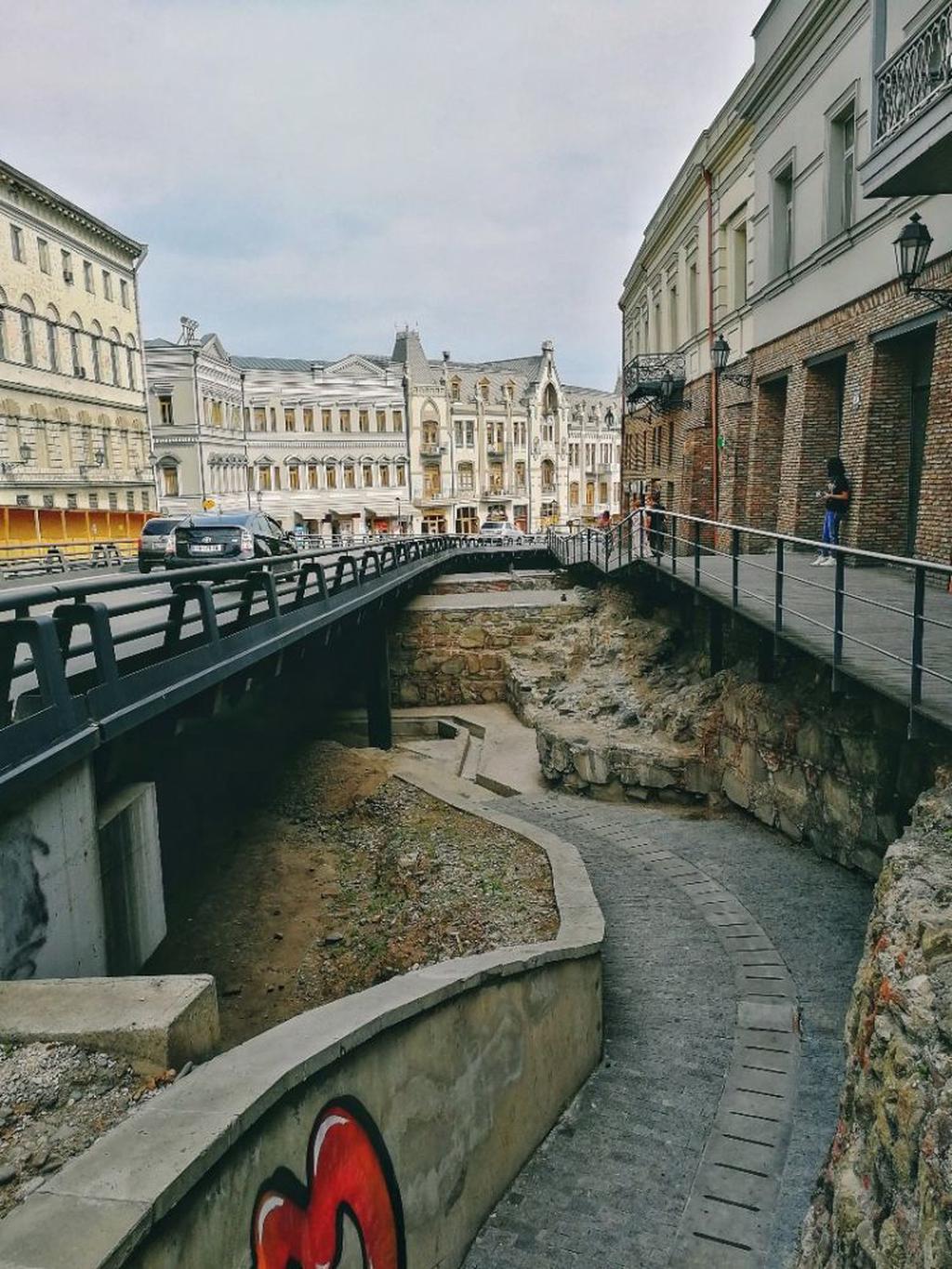 Участки старых стен
