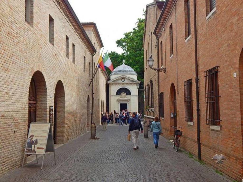 Гробница Данте