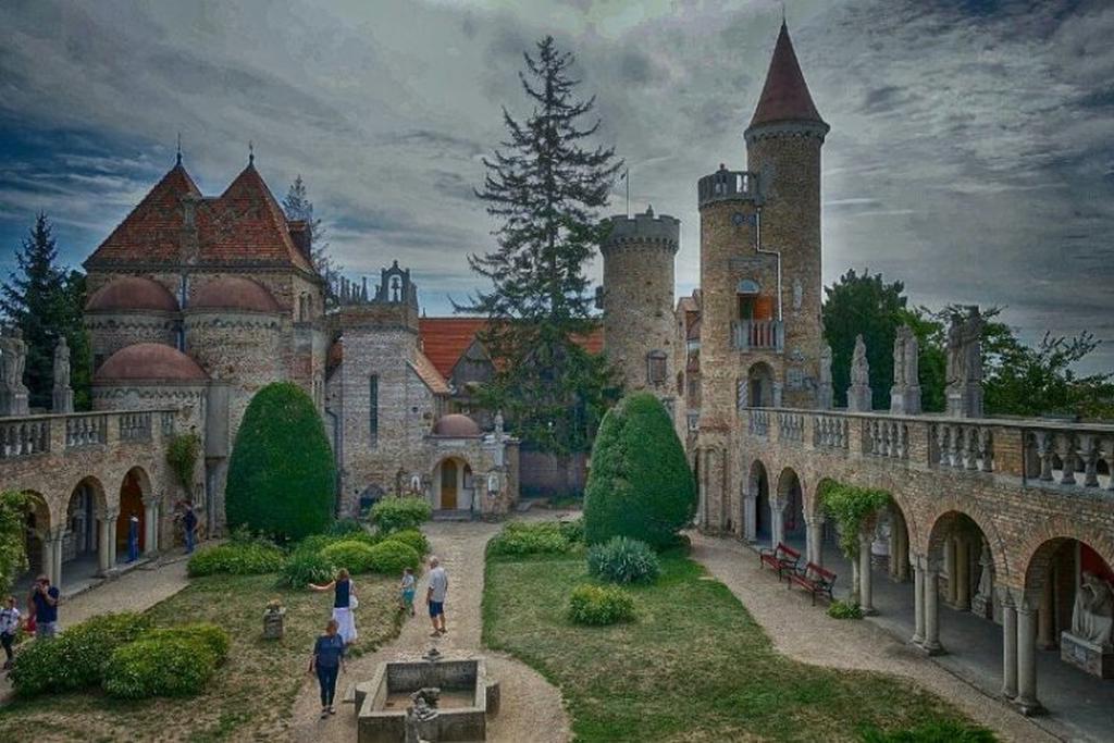 Замок Бори