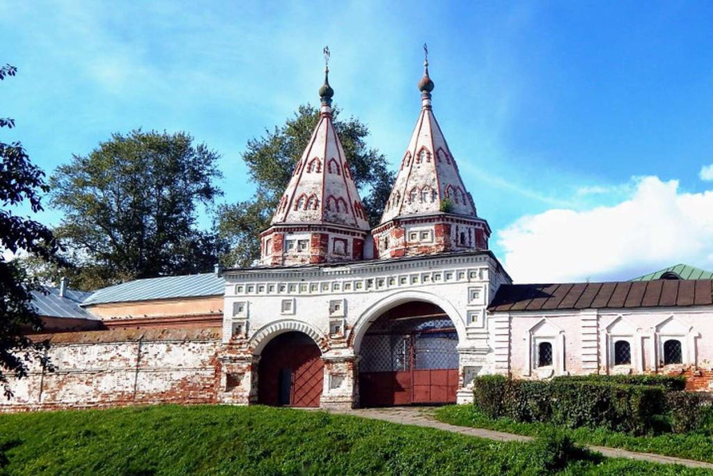 Ризоположенский монастырь