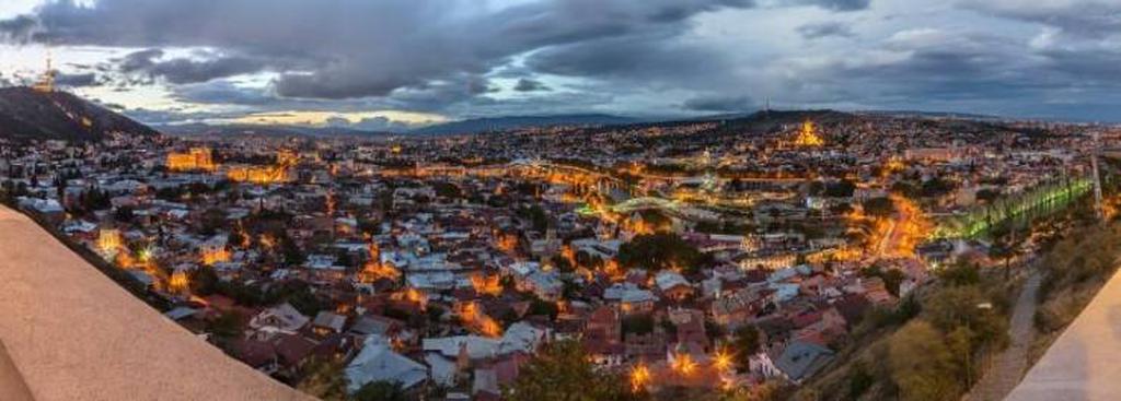 Панорама города