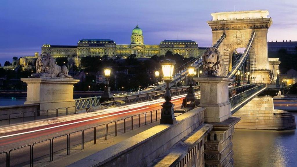 Львы на Цепном мосту