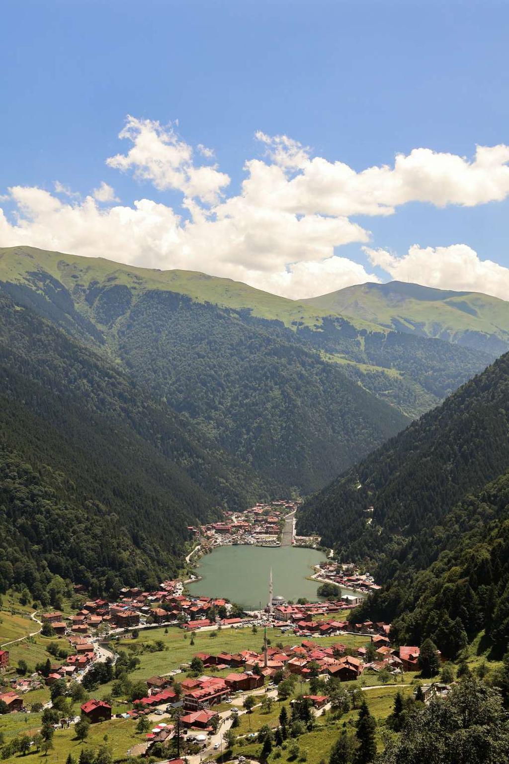 Панорама озера Узунгёль