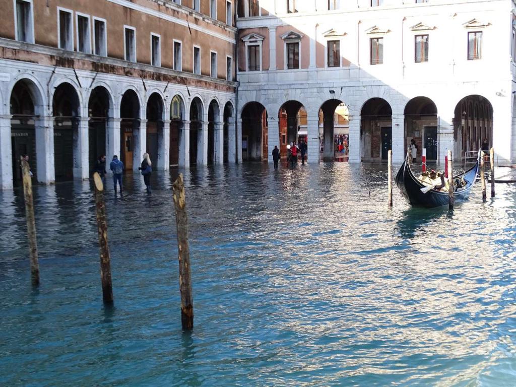 Acqua alta в Венеции