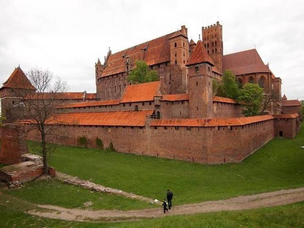 Замок Мариенбург