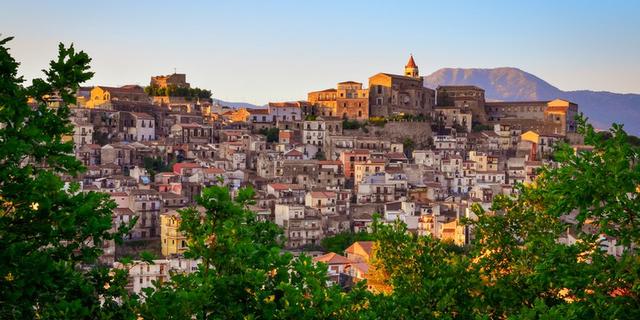 Экскурсия: День наслаждения: Кастильоне-ди-Сицилия, Алькантара  и природа острова