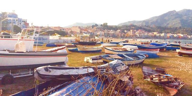 Экскурсия: Из Таормины — в живописный Джардини-Наксос!