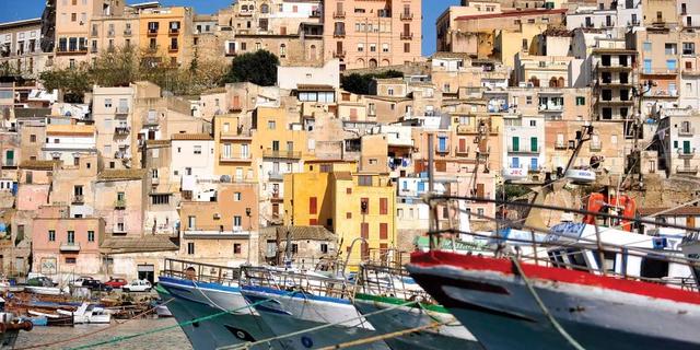 Экскурсия: Из Таормины — в живописный Джардини-Наксос!