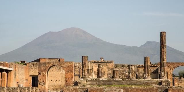 Экскурсия: Помпеи – античная машина времени