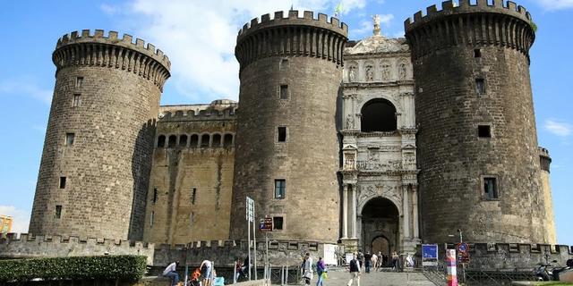 Экскурсия: Замки Неаполя: от замка Яйца до замка Святого Эльма