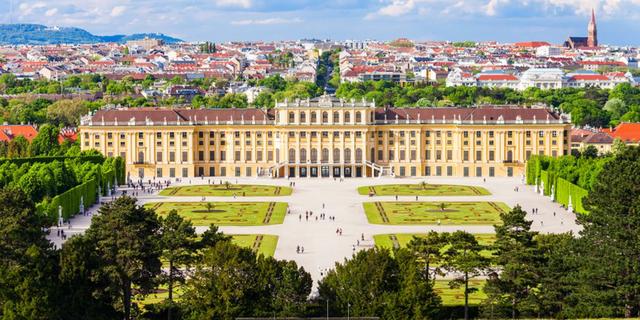 Экскурсия: Дворец Шёнбрунн — австрийский Версаль на окраине Вены