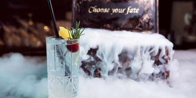 Экскурсия: Авторские коктейли в тематических барах Праги