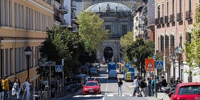 Экскурсия: Путешествие по Мадриду на автомобиле с панорамным потолком