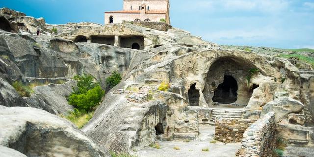 Экскурсия: Древняя Мцхета, пещерный город Уплисцихе и дом-музей Сталина за 1 день (из Тбилиси)
