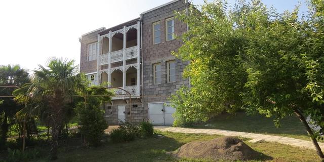 Экскурсия: Секреты имеретинского вина: экскурсия по семейному поместью с виноделом