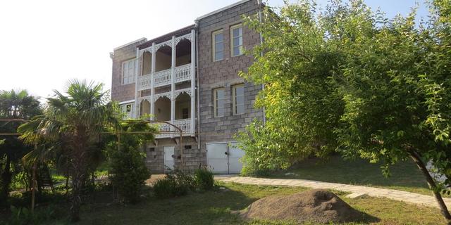 Экскурсия: Секреты имеретинского вина: экскурсия по семейному поместью с виноделом