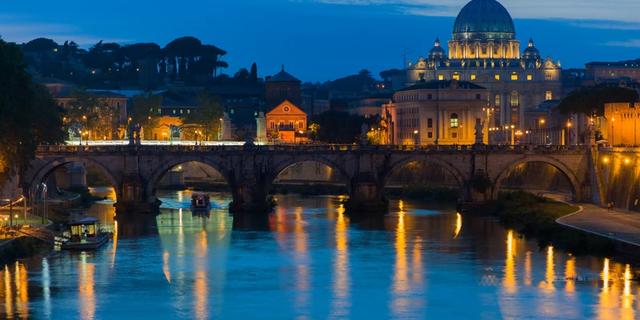 Экскурсия: Магия ночного Рима: прогулка в мини-группе