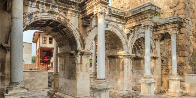 Экскурсия: Старая Анталья — путешествие в прошлое