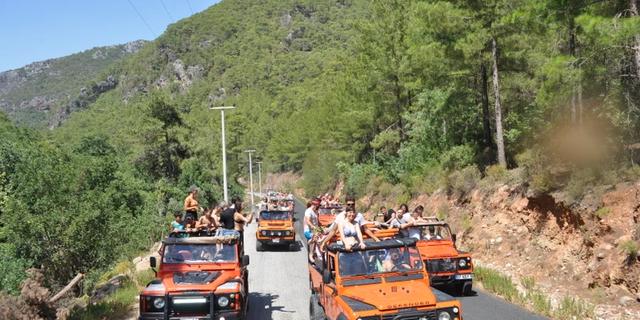 Экскурсия: Каньон Сападере и водные бои на джипах — из Аланьи