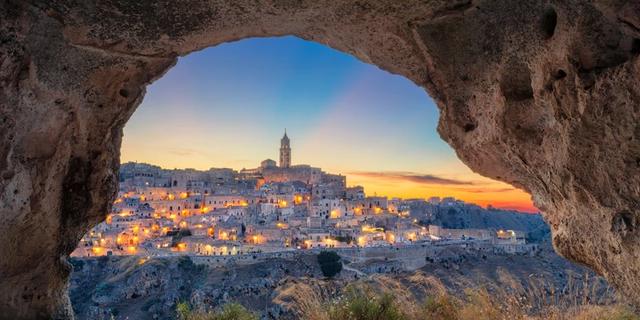 Экскурсия: Альтамура + Матера (из Бари на авто)