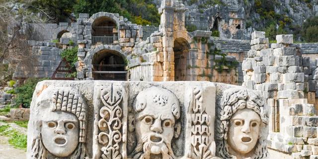 Экскурсия: Античный город Мира и храм Святого Николая: путешествие из Кемера