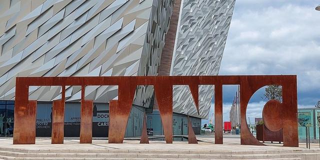 Экскурсия: Обзорная аудиоэкскурсия по Белфасту + билет в музей «Титаник Белфаст»