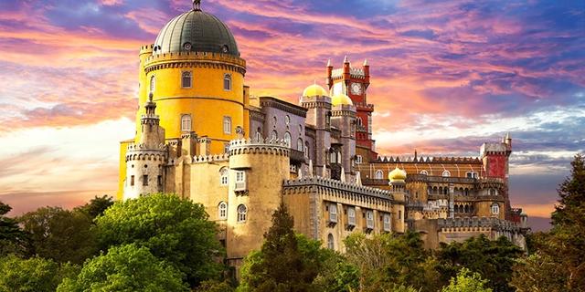 Экскурсия: Синтра, мыс Рока и побережье: магия по-португальски