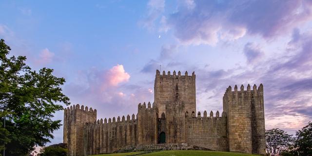 Экскурсия: Яркие эмблемы Португалии: из Порту — в Брагу и Гимарайнш