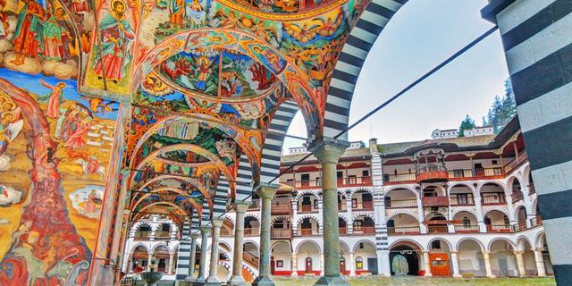 Экскурсия: Из Софии — в Рильский монастырь и Боянскую церковь