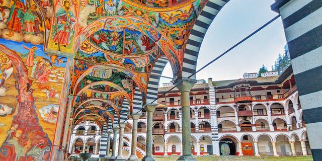 Экскурсия: Из Софии — в Рильский монастырь и Боянскую церковь