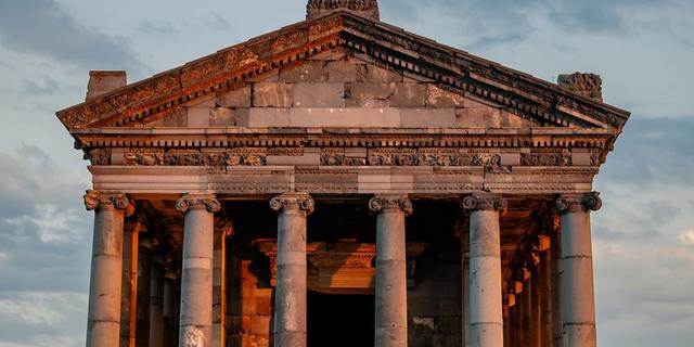 Экскурсия: Из Еревана — к ущелью Гарни и монастырю Гегард