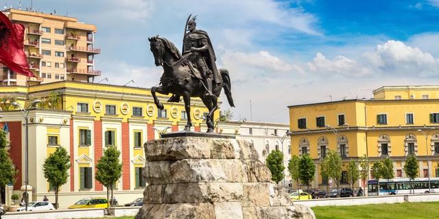 Экскурсия: Добро пожаловать в Тирану!