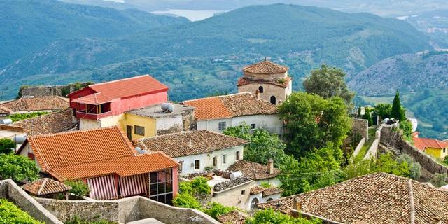 Экскурсия: Из Тираны — в элегантную Крую