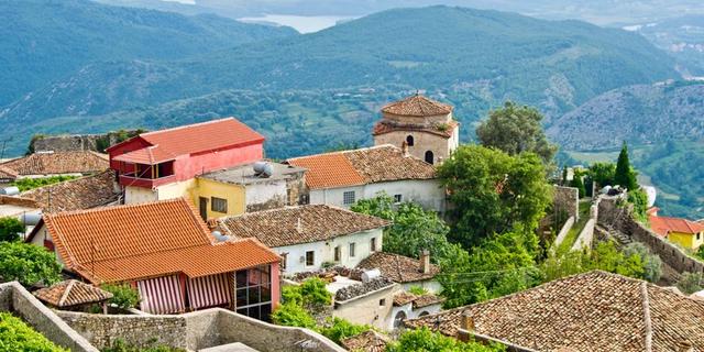 Экскурсия: Из Тираны — в элегантную Крую